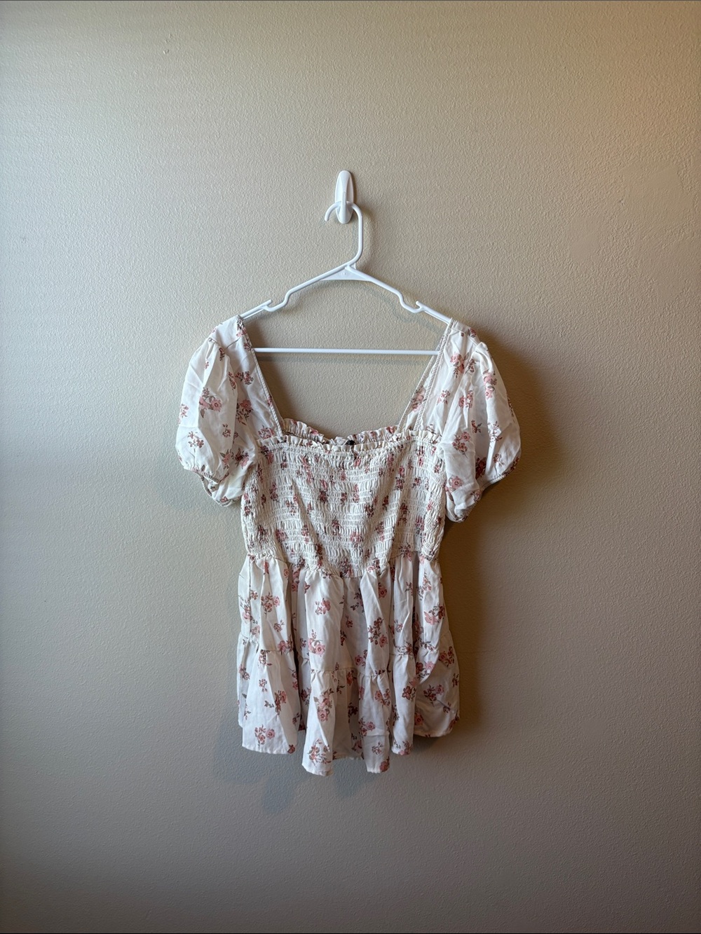 ✨Torrid Floral Peplum Blouse✨